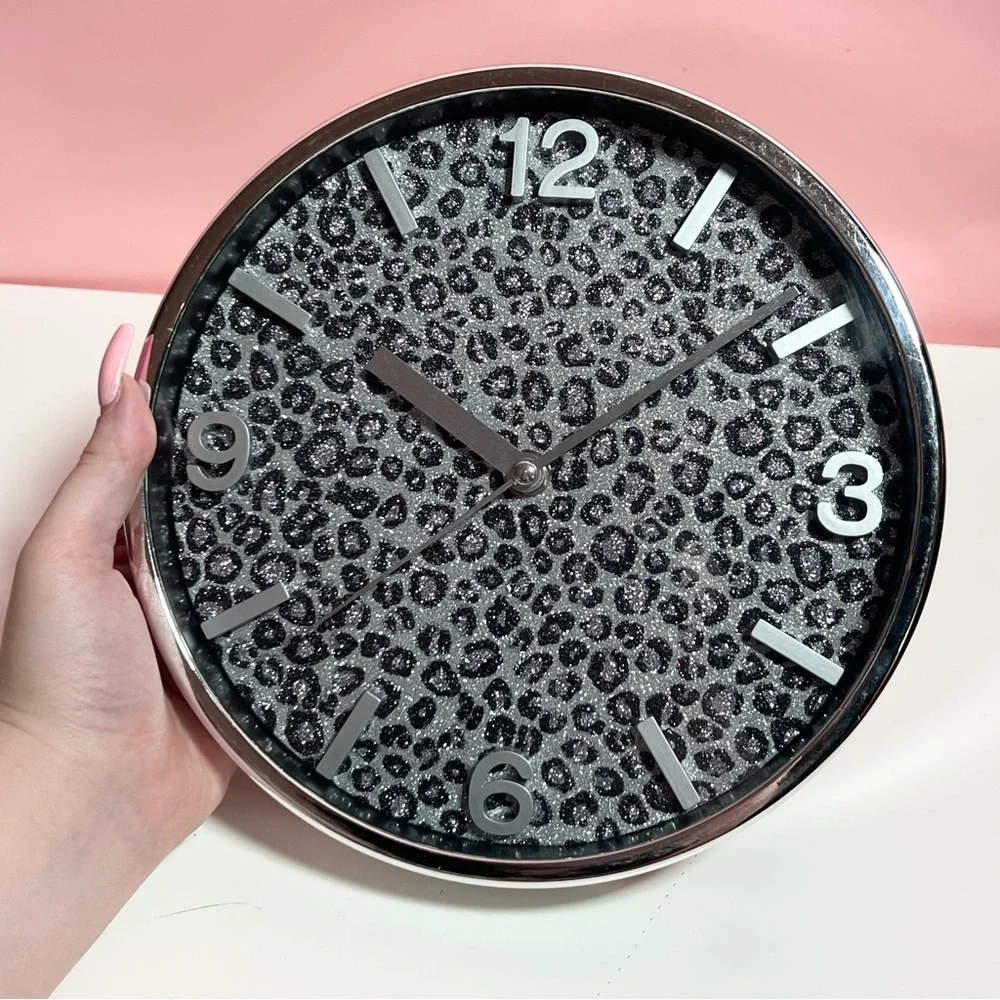 Vintage Y2K 2000s mcbling glitter snow leopard cheetah clock